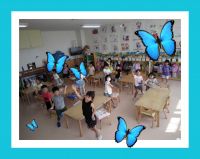 ぞうくみ🐘折り紙でくるくるちょうちょを作りました🦋「いっせーのーで！」の合図に合わせて、みんなで飛ばして遊びました😆🎵