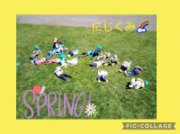 にじくみ🌈暖かくなり、園庭で遊べる日が増えました☀️草にコロンと転がると「まぶしい！」「草もあったかい！」と自然の中で遊ぶ喜びを感じています🎵